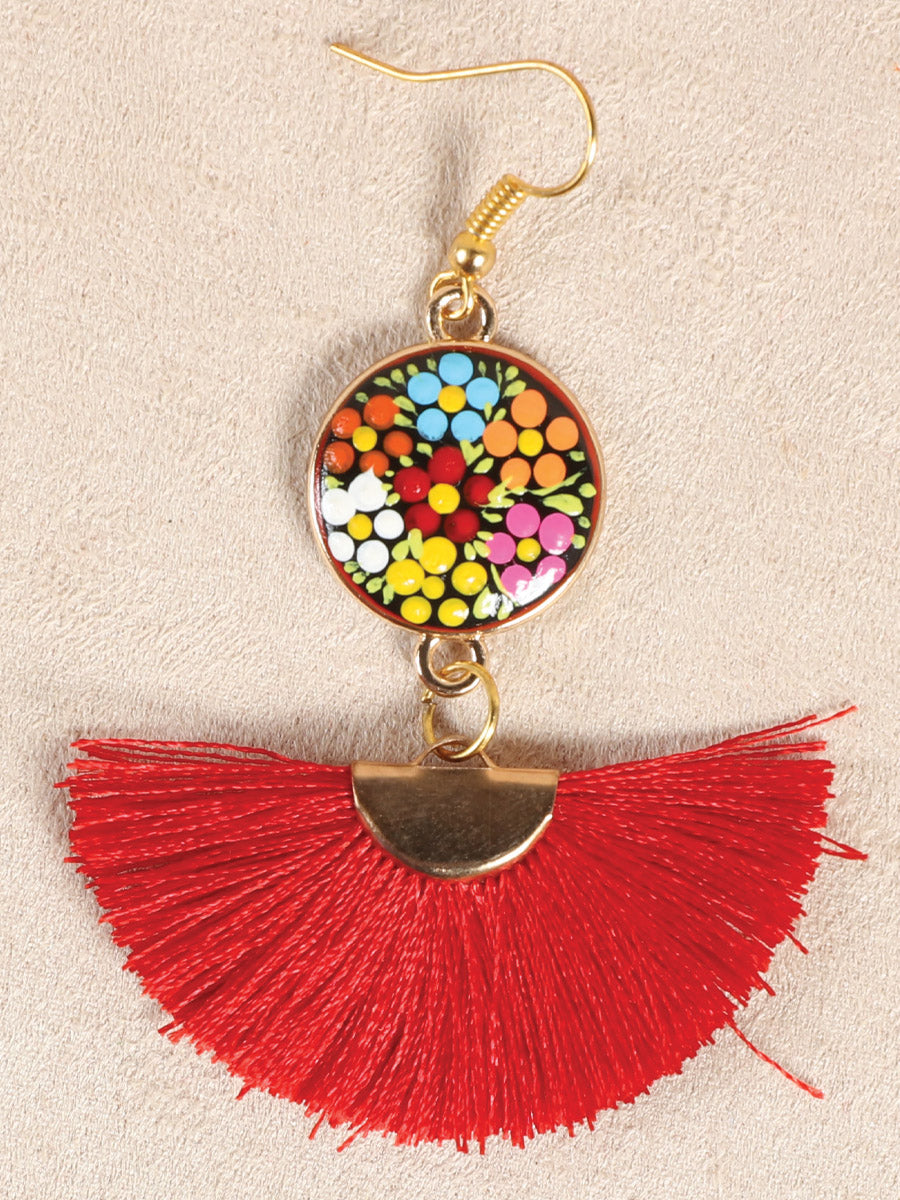 Pendientes artesanales pintados a mano en hilo de madera y seda rojo 602178